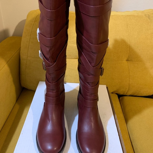 JustFab Keira Flat Boots in Port Royale/Burgundy Size 8 - Picture 3 of 5